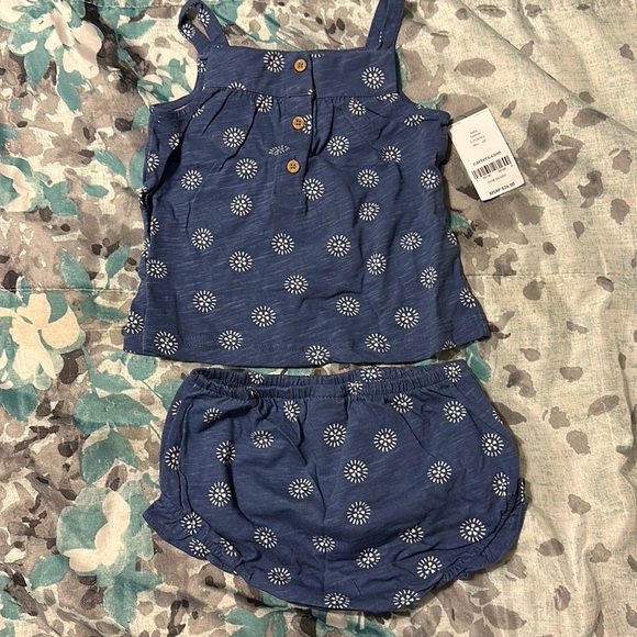 Carters 3 piece baby girl set - Picture 1 of 3